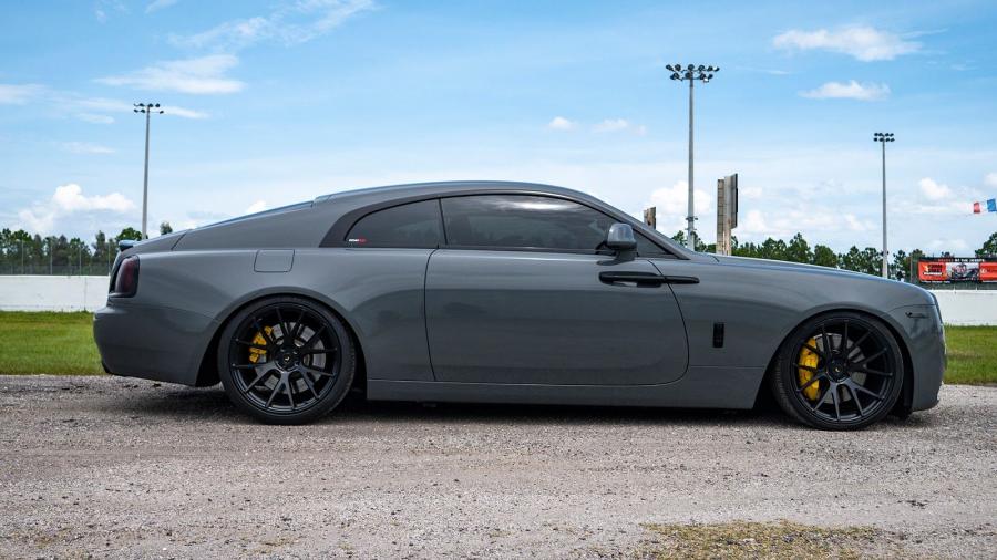  Rolls-Royce Wraith by RENNtech 2019 года  (фото 2 из 4)